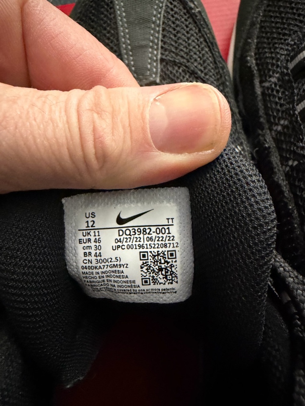 Nike Men’s Black and Burgundy Air Max 95 - Picture 5 of 6